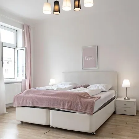 Stylish 2Br Apartment Near Matzleinsdorfer Platz Wien Exterior foto