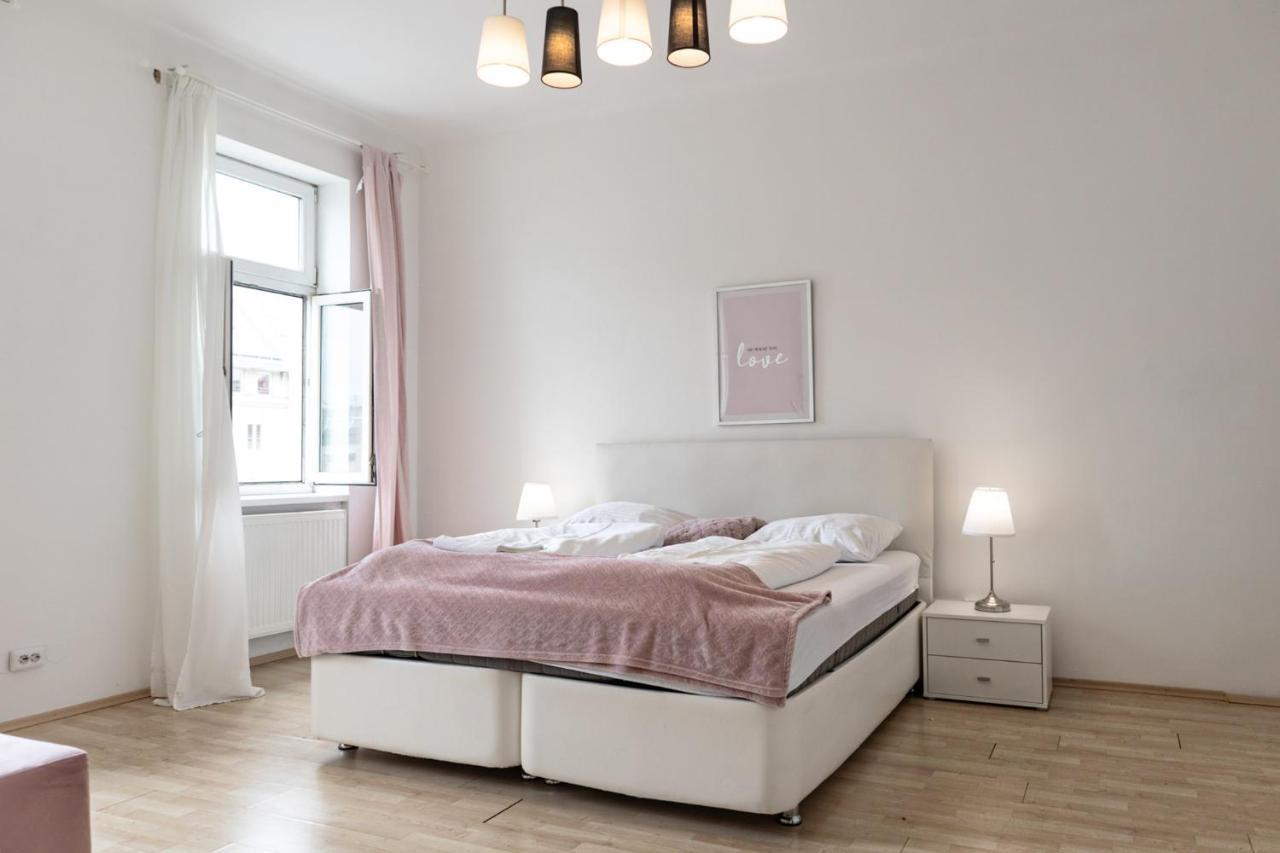 Stylish 2br Near Matzleinsdorfer Platz Apartment *